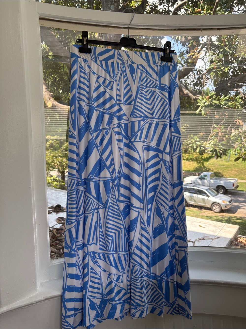 Lilly Pulitzer Blue and White Printed Maxi Skirt-Medium